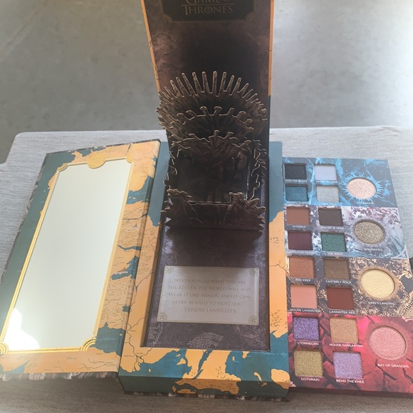 Game of Thrones Urban Decay Eyeshadow Palette - Picture 4 of 4